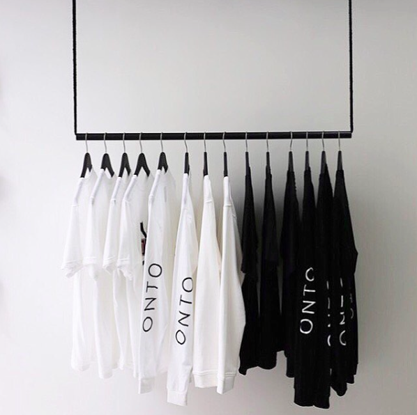 SHIRT RACK POP UP